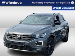 Volkswagen T-Roc - 1.5 TSI 150pk Sport Black Style DSG Automaat App-connect / Achterklep, elektrisch bedienba