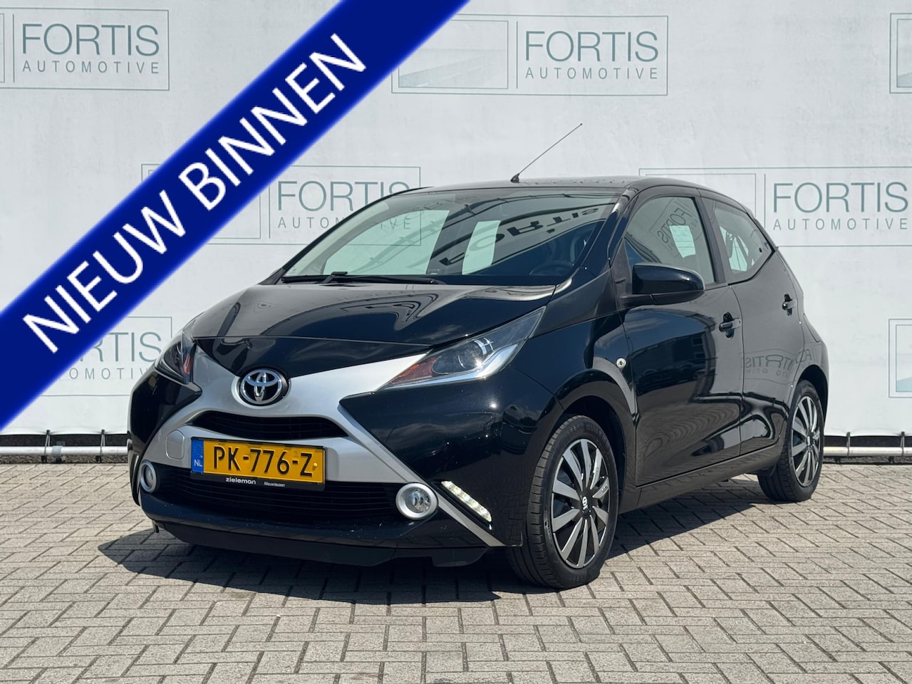 Toyota Aygo - 1.0 VVT-i x-play NAVI | AIRCO | 5 DEURS - AutoWereld.nl