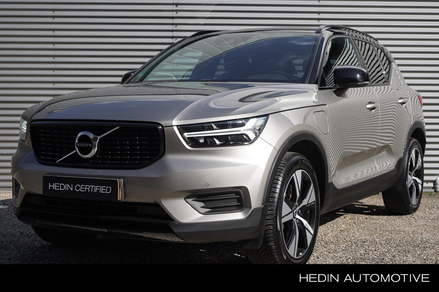 Volvo XC40 - T4 Recharge R-Design | Adaptive Cruise | BLIS | Donker Glas | 19 inch | Stoel/Stuurwiel Ve - AutoWereld.nl