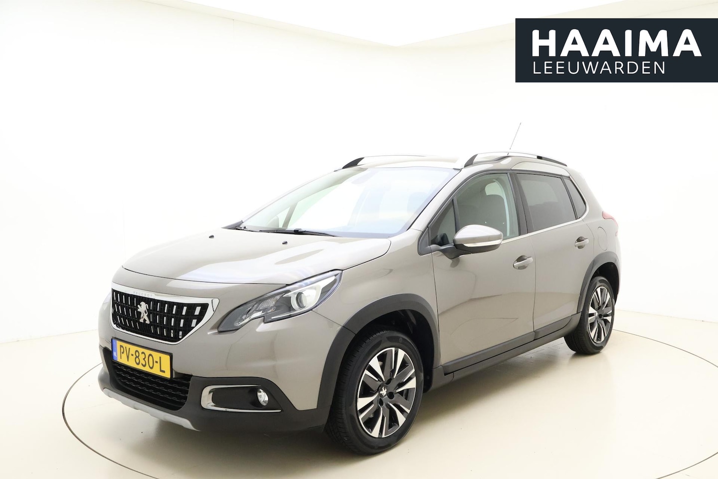 Peugeot 2008 - 1.2 PureTech Allure | Navigatie | Camera | Lichtmetalen velgen | Trekhaak | Climate Contro - AutoWereld.nl