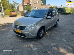 Dacia Sandero - 1.6 Lauréate 5 drs. airco nw. APK