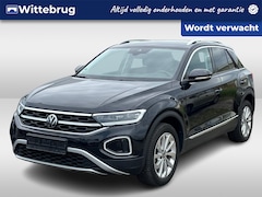 Volkswagen T-Roc - 1.0 TSI 110PK Style / Digitale Cockpit Pro / Achteruitrijcamera / Stuur + Stoelverwarming