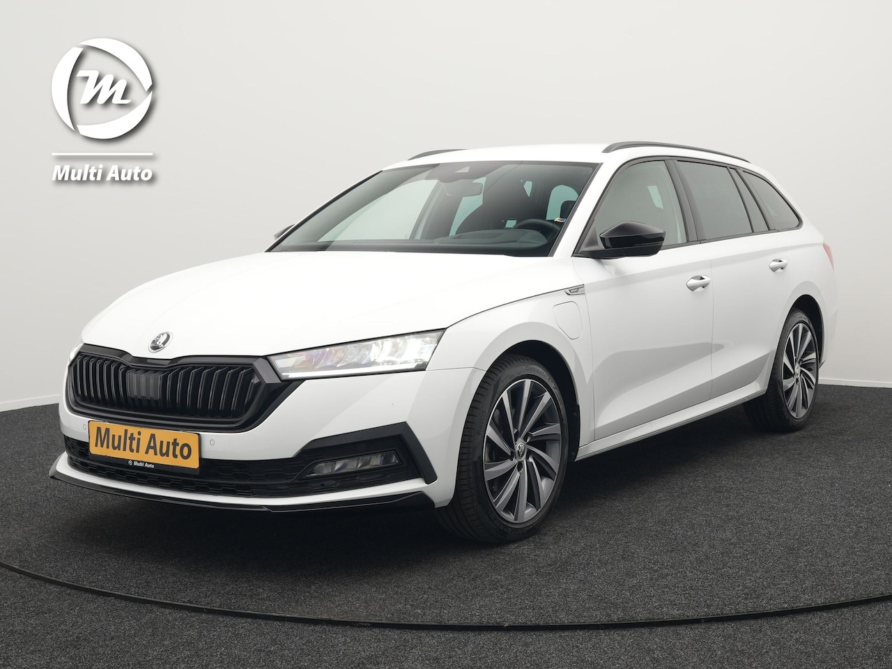 Skoda Octavia Combi - 1.4 TSI iV Plug In Hybrid Sportline Business PHEV | Head-Up | Sportstoelen Memory & Verwar - AutoWereld.nl