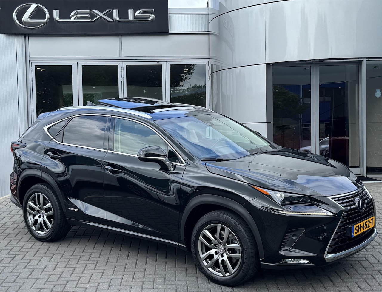 Lexus NX - 300h AWD Luxury Line 300h AWD Luxury Line - AutoWereld.nl