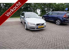 Volvo V70 - 1.6 T4 Limited Edition TREKHAAK STOELVERWARMING LEER CRUISE CLIMA