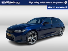 BMW 3-serie Touring - 320e / Pano / Navigatie / App connect / Lichtmetaal 19 inch / Half leer/alcantra /
