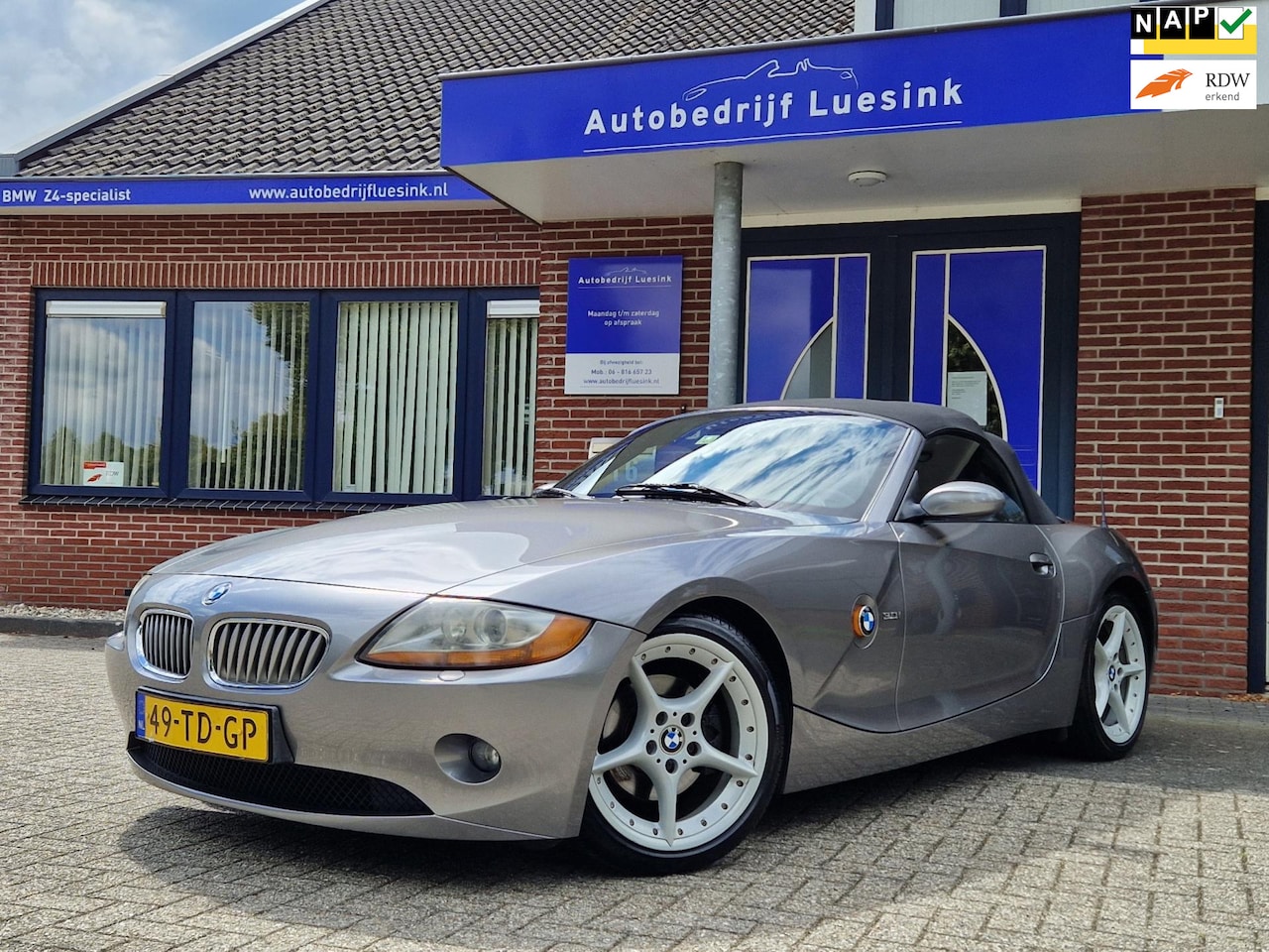 BMW Z4 Roadster - 3.0i S M-Sportonderstel Cruise Control Elektrische verwarmde Stoelen Parkeer Sensoren Hifi - AutoWereld.nl