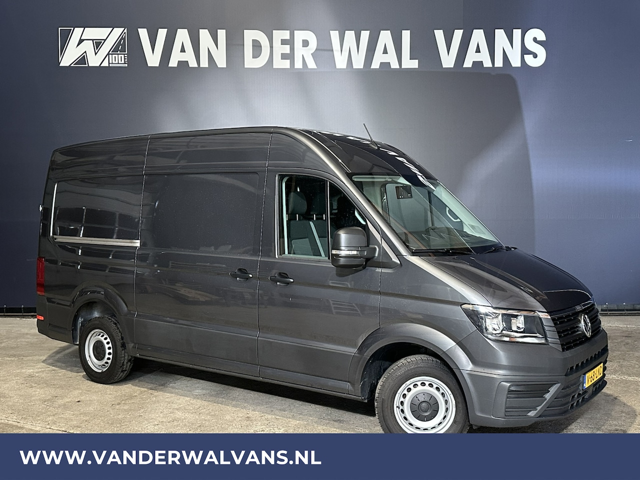 Volkswagen Crafter - 2.0 TDI 140pk L3H3 L2H2 Euro6 Airco | Cruisecontrol | 3000kg Trekhaak | Camera Bijrijdersb - AutoWereld.nl