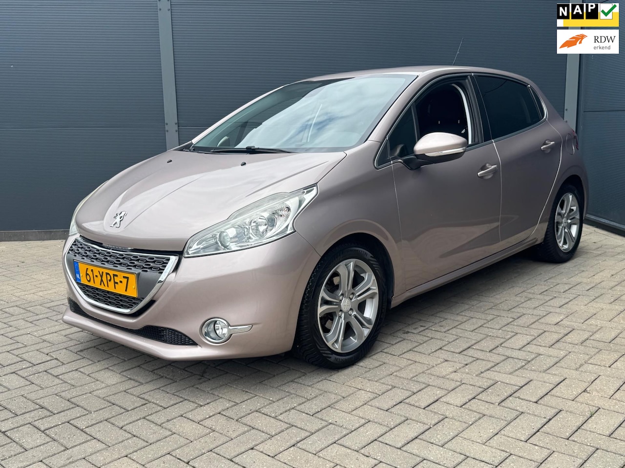 Peugeot 208 - 1.6 VTi Allure / Nap / Navi / Pdc - AutoWereld.nl