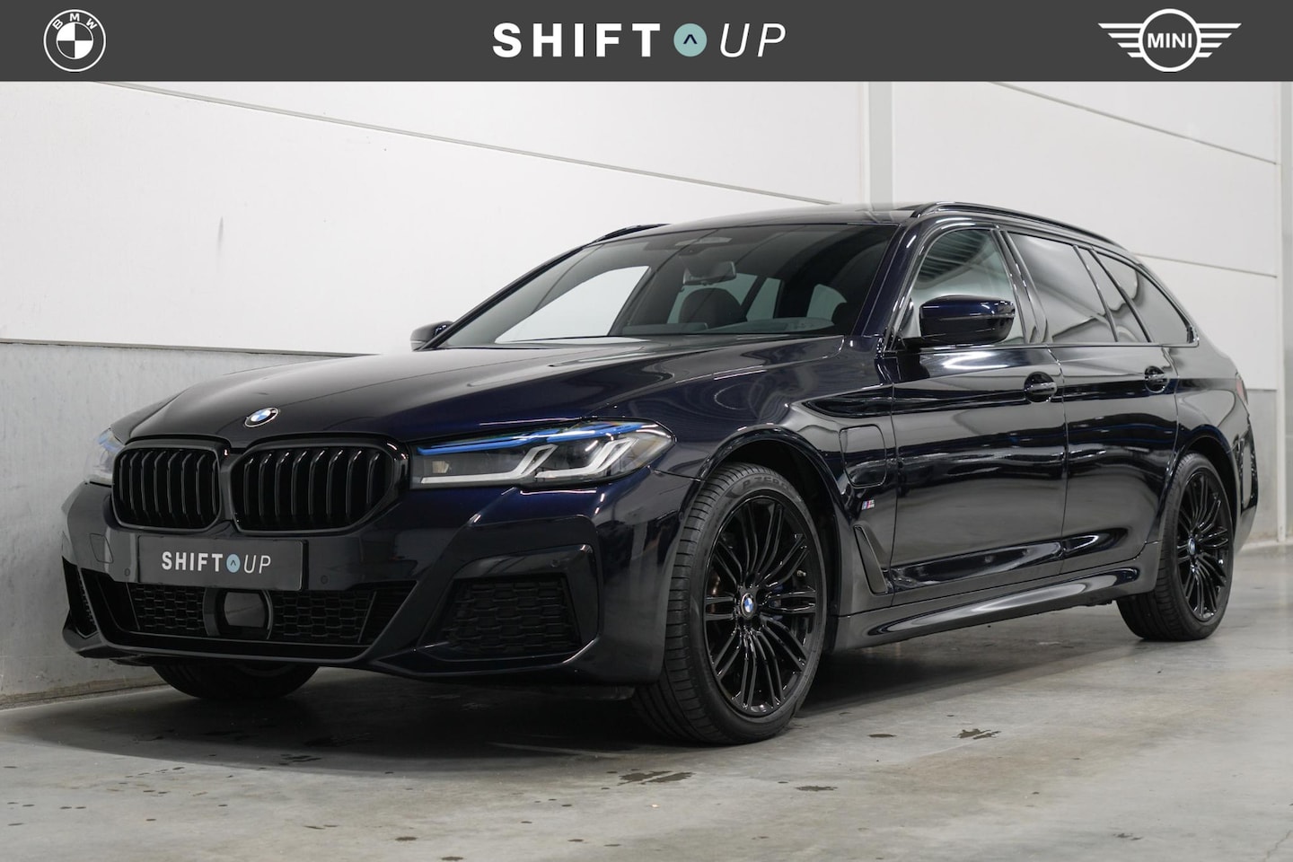 BMW 5-serie Touring - 530e xDrive M-Sport | Panoramadak | Head Up | Harman Hardon - AutoWereld.nl