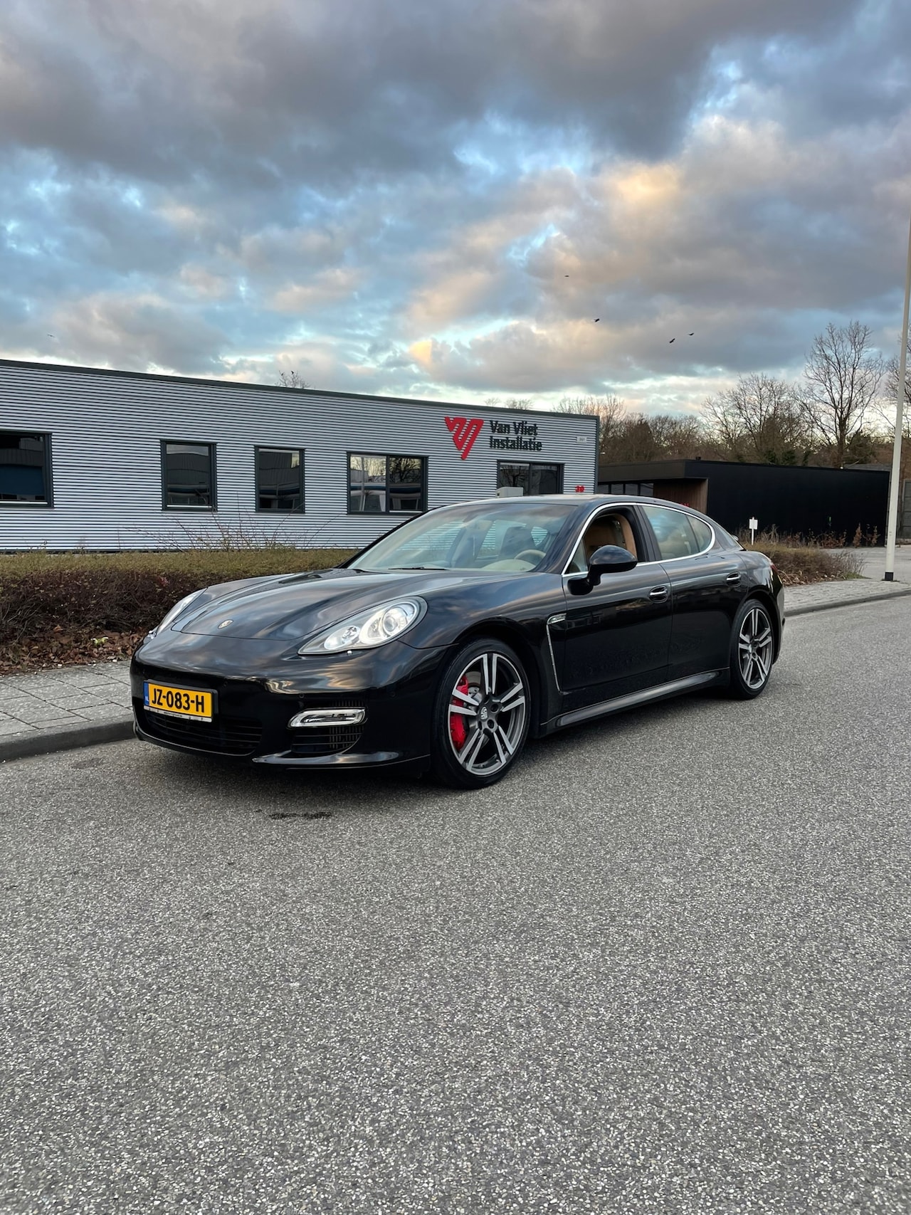 Porsche Panamera - 4.8 V8 Turbo 500PK - AutoWereld.nl