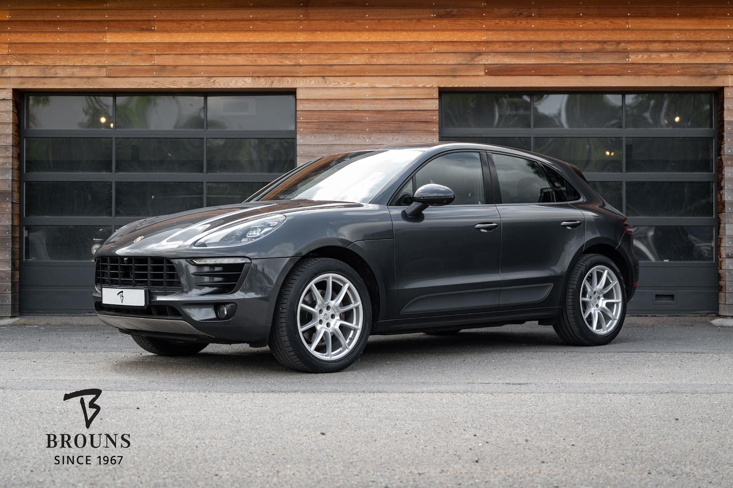 Porsche Macan - 2.0 252pk | Panorama | Camera | ACC | PASM | AppleCarplay - AutoWereld.nl
