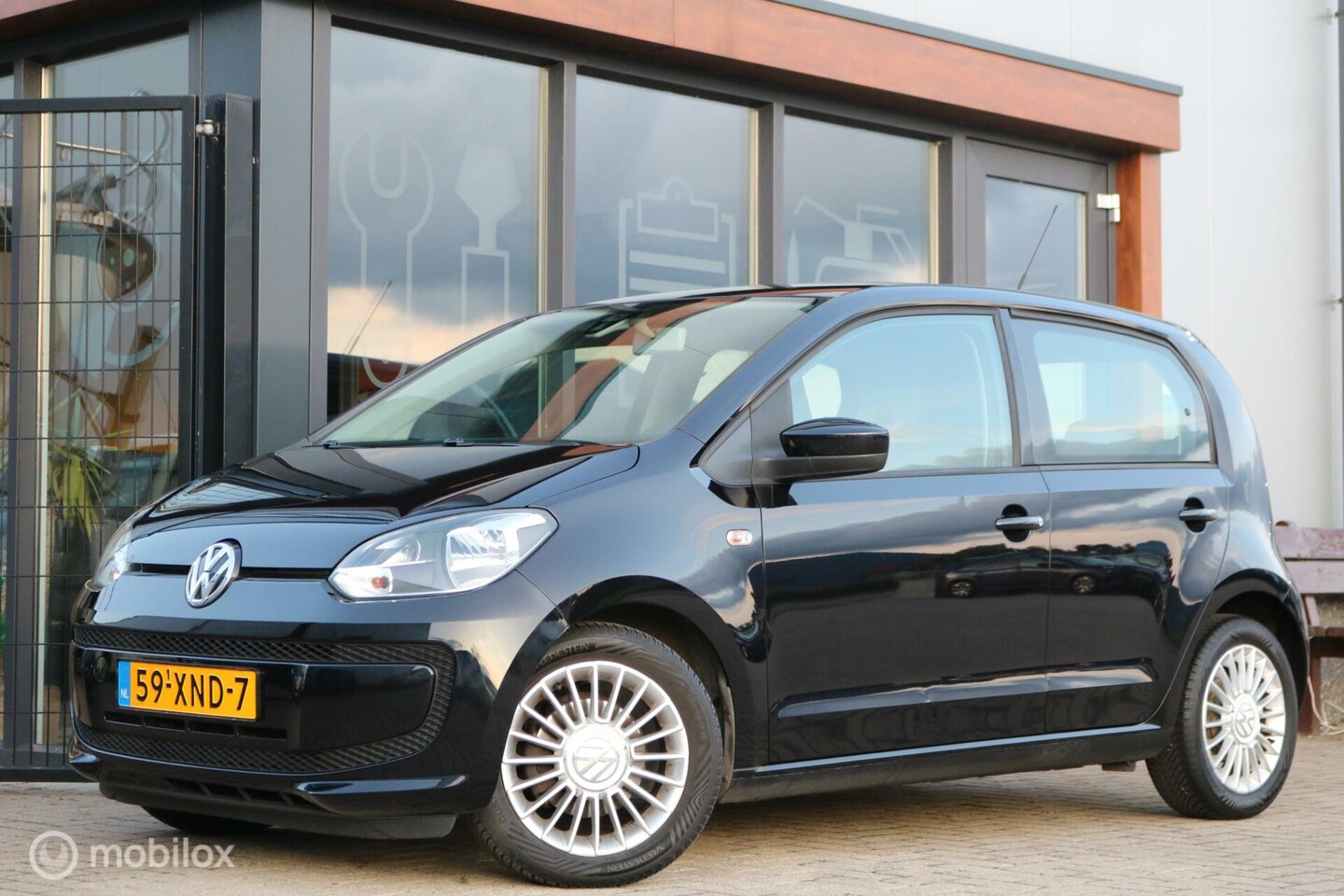 Volkswagen Up! - 1.0 high up! BlueMotion |Airco|Cruise|PDC|NAP - AutoWereld.nl
