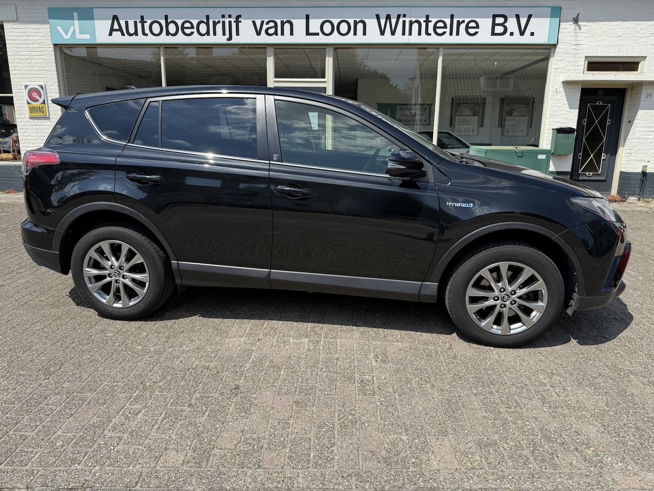 Toyota RAV4 - 2.5 Hybrid AWD Energy Keyless entry en starten, Navigatiesysteem, Stoelverwarming - AutoWereld.nl