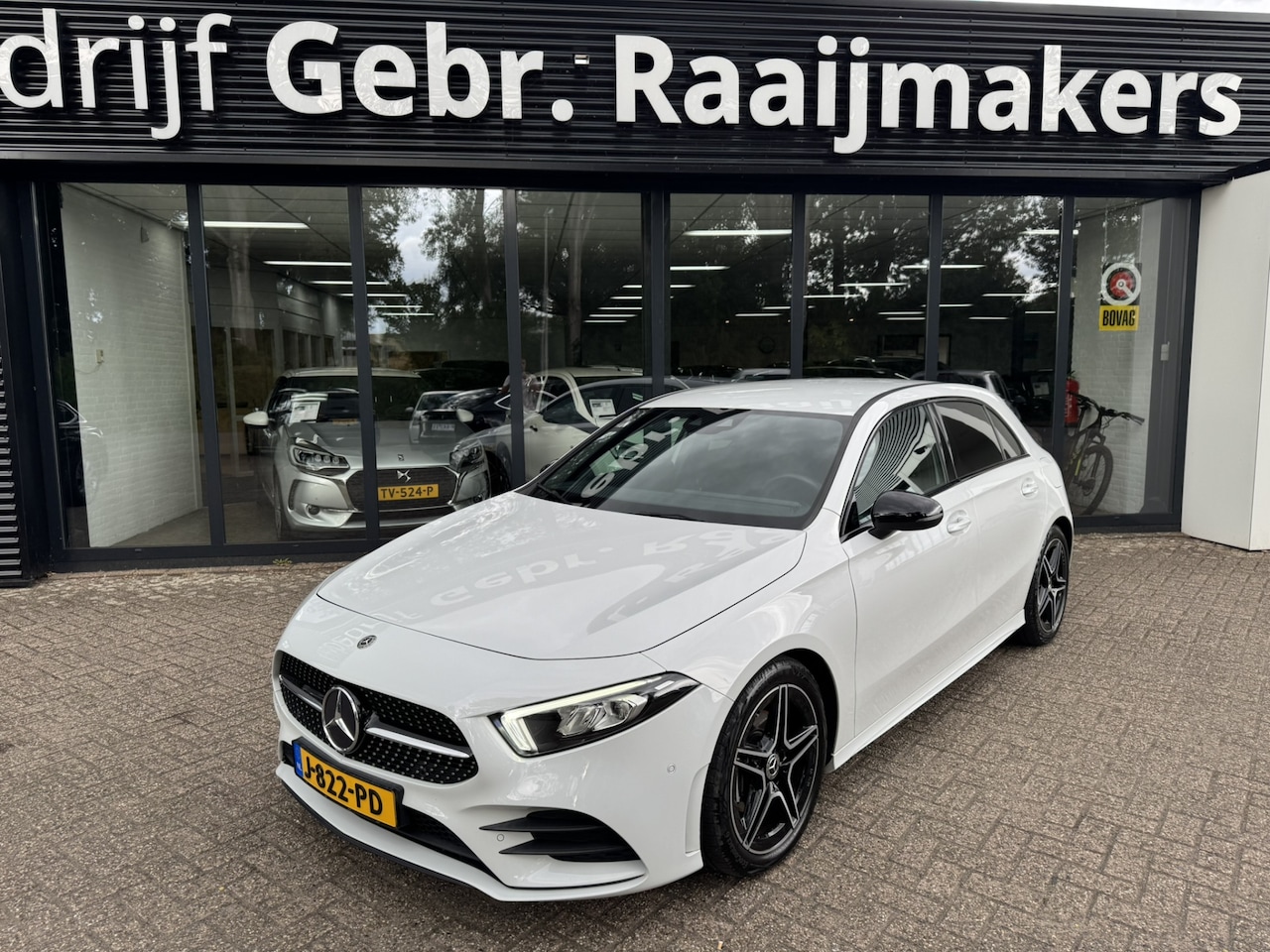 Mercedes-Benz A-klasse - 180 Business Solution AMG*LED*Navi*Camera* - AutoWereld.nl