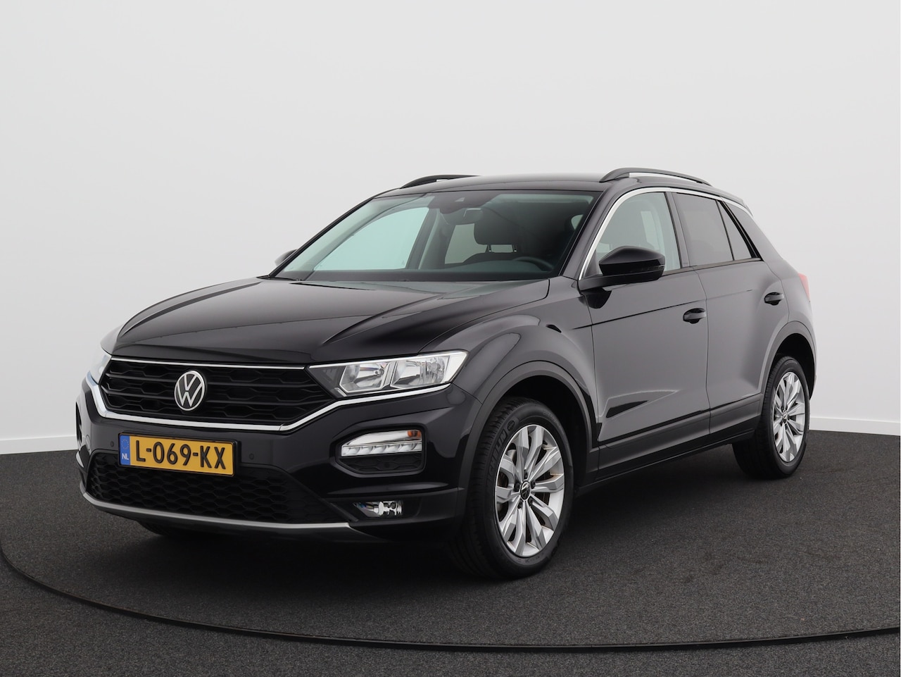 Volkswagen T-Roc - 1.0 TSI Style/ lage km/ zeer mooi! - AutoWereld.nl