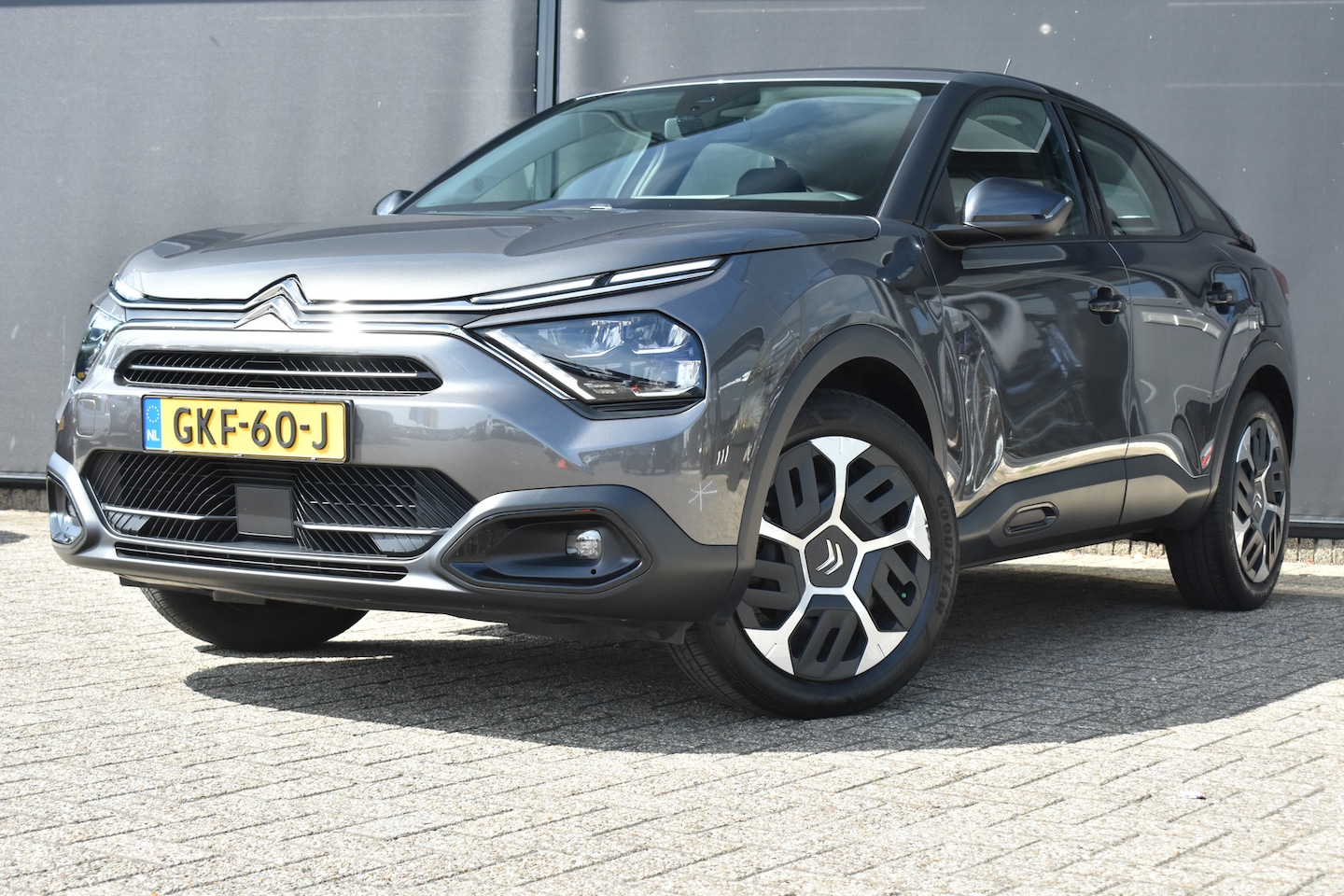 Citroën C4 - 1.2 Puretech Feel 130pk Automaat | Stoelverwarming | Achteruitrijcamera | Navigatie by App - AutoWereld.nl