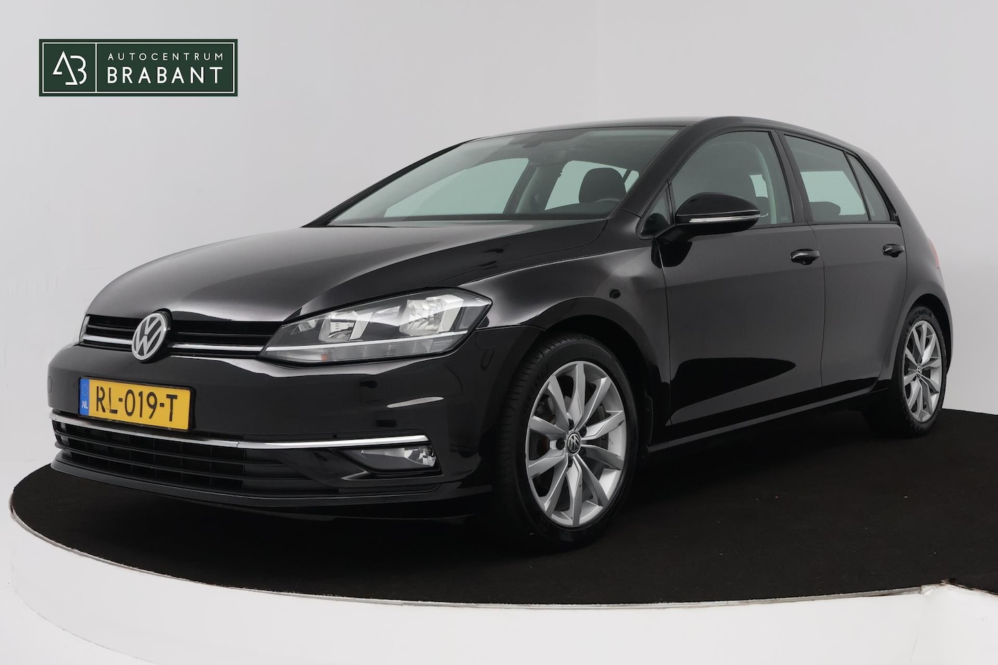 Volkswagen Golf - 1.0 TSI Comfortline Business Automaat (NAVIGATIE, STOELVERWARMING, CAMERA, 1e EIGENAAR, GO - AutoWereld.nl
