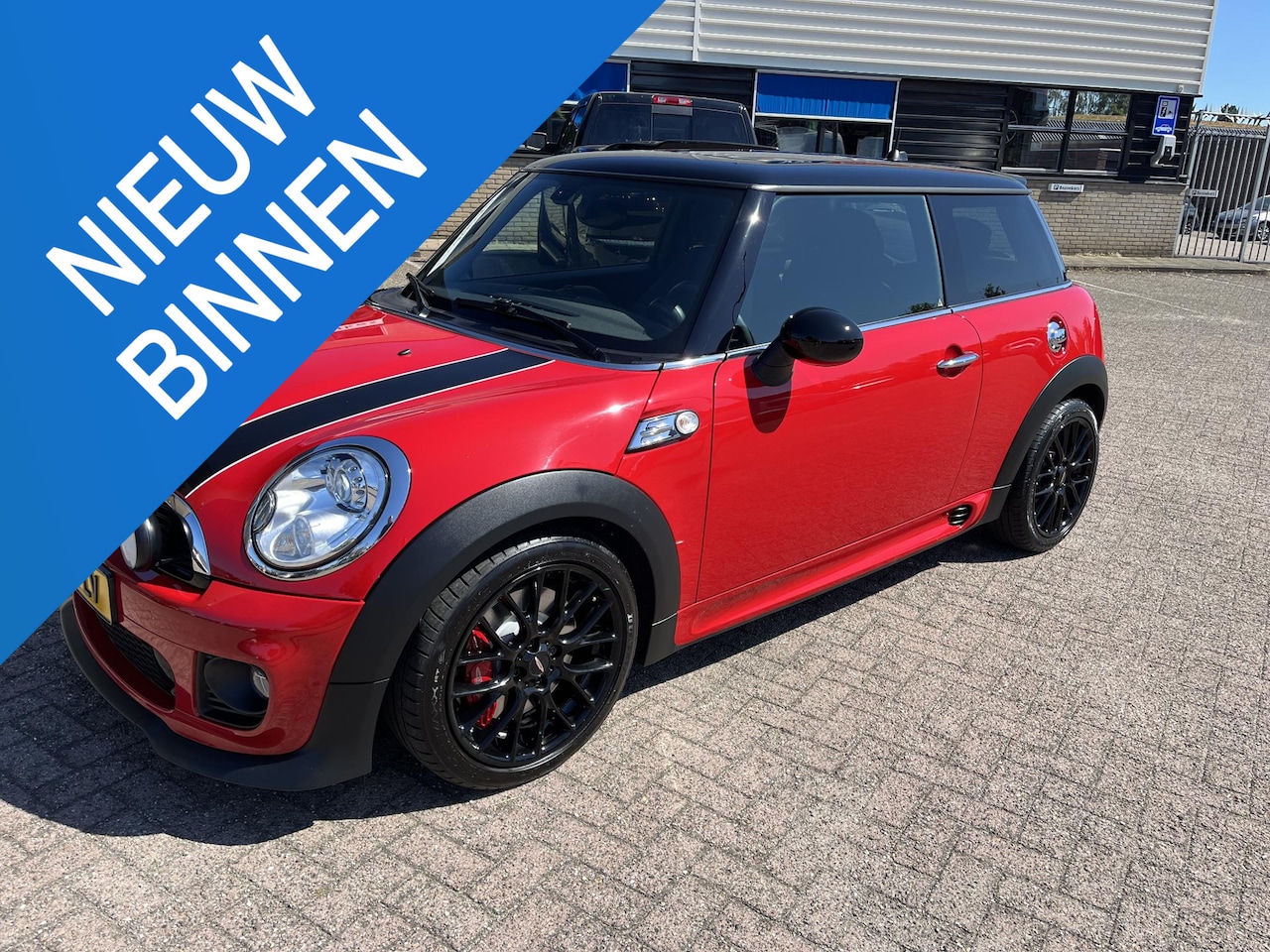 MINI John Cooper Works - Mini 1.6 2 eigenaar, panorama, chili red, weinig kilometers, unieke N18 motor met regelbaa - AutoWereld.nl