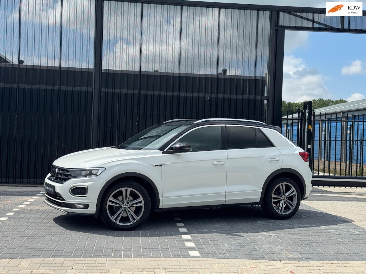 Volkswagen T-Roc - 1.5 TSI R LINE - 150 PK - AUTOMAAT - CAMERA - VIRTUAL COCKPIT - AutoWereld.nl