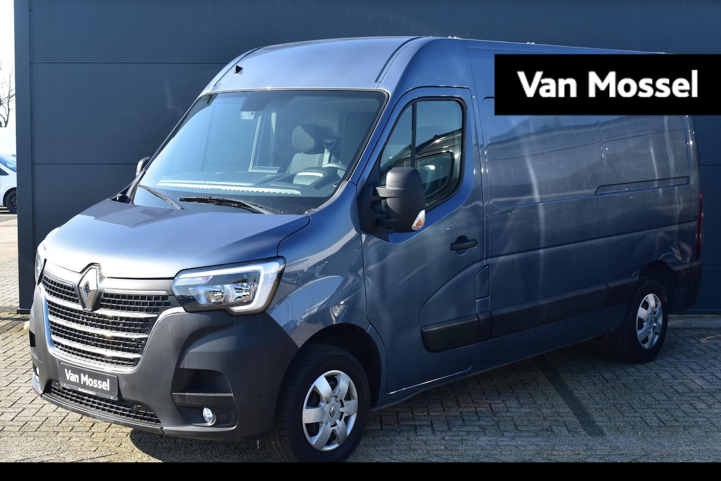 Renault Master - T35 2.3 dCi L2H2 Comfort 150PK | Automaat | Keyless | Climate control | Parkeersensoren + - AutoWereld.nl