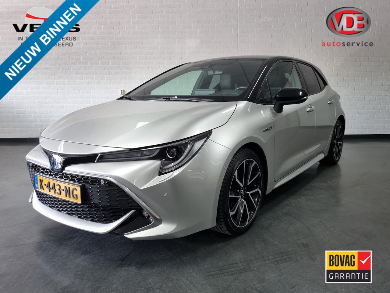 Toyota Corolla - 2.0 Hybrid Executive Bi-Tone / PDC / Afn. Trekhaak - AutoWereld.nl