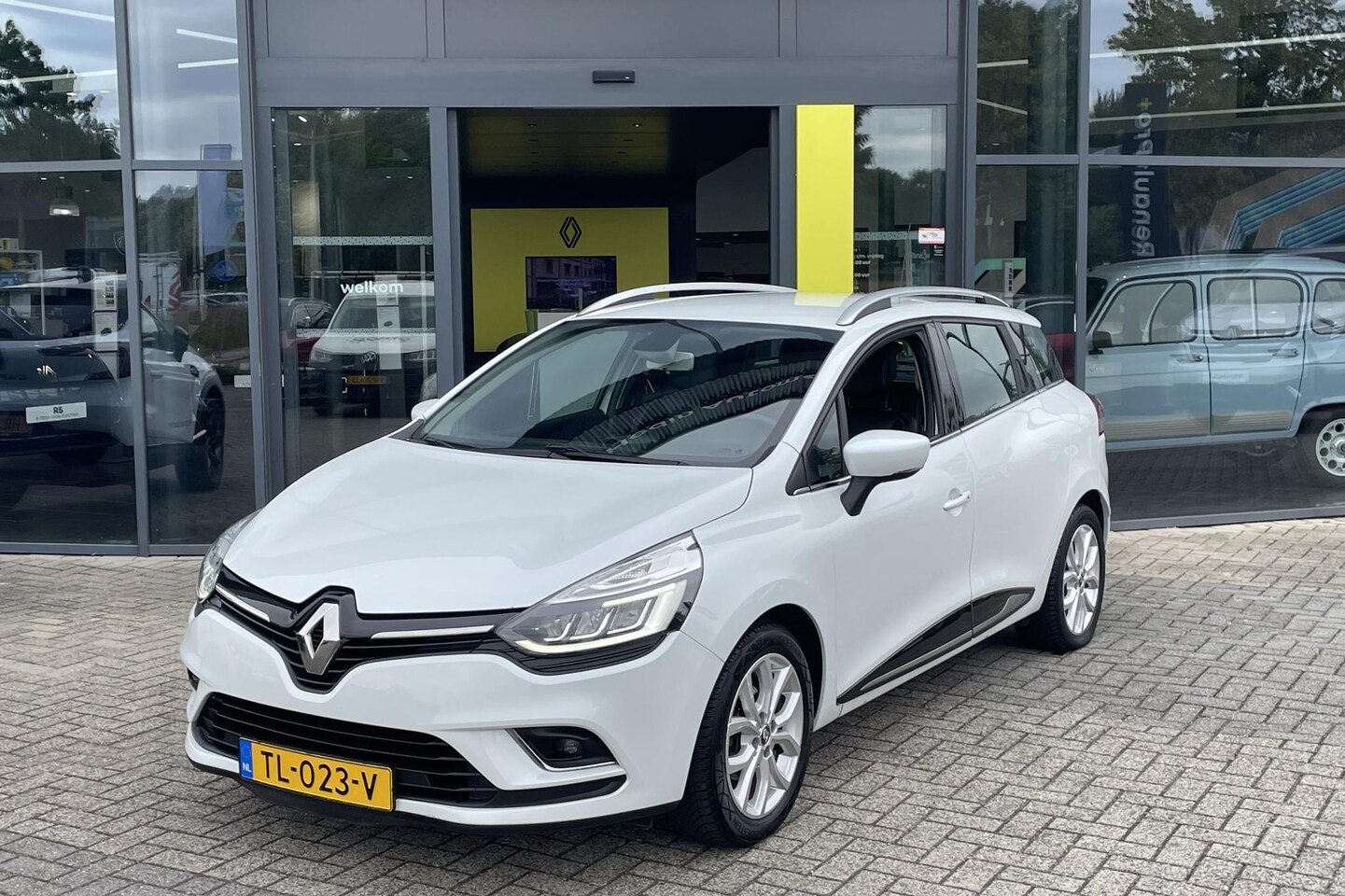 Renault Clio Estate - 0.9 TCe Intens | Climate control | DAB | Keyless | LED | Navigatie - AutoWereld.nl