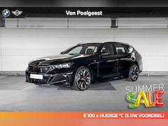 BMW i5 Touring - M60 xDrive 84 kWh | Trekhaak met elektrisch wegklapbare kogel | Glazen panoramadak | Summe