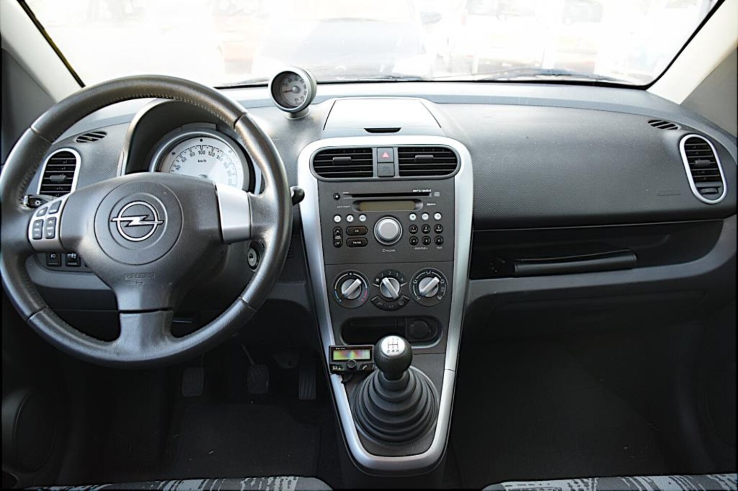 Opel Agila - 1.2 Edition 1.2 Edition, Elek. pakket, Lichtmetalen velgen, Airco, Parrot