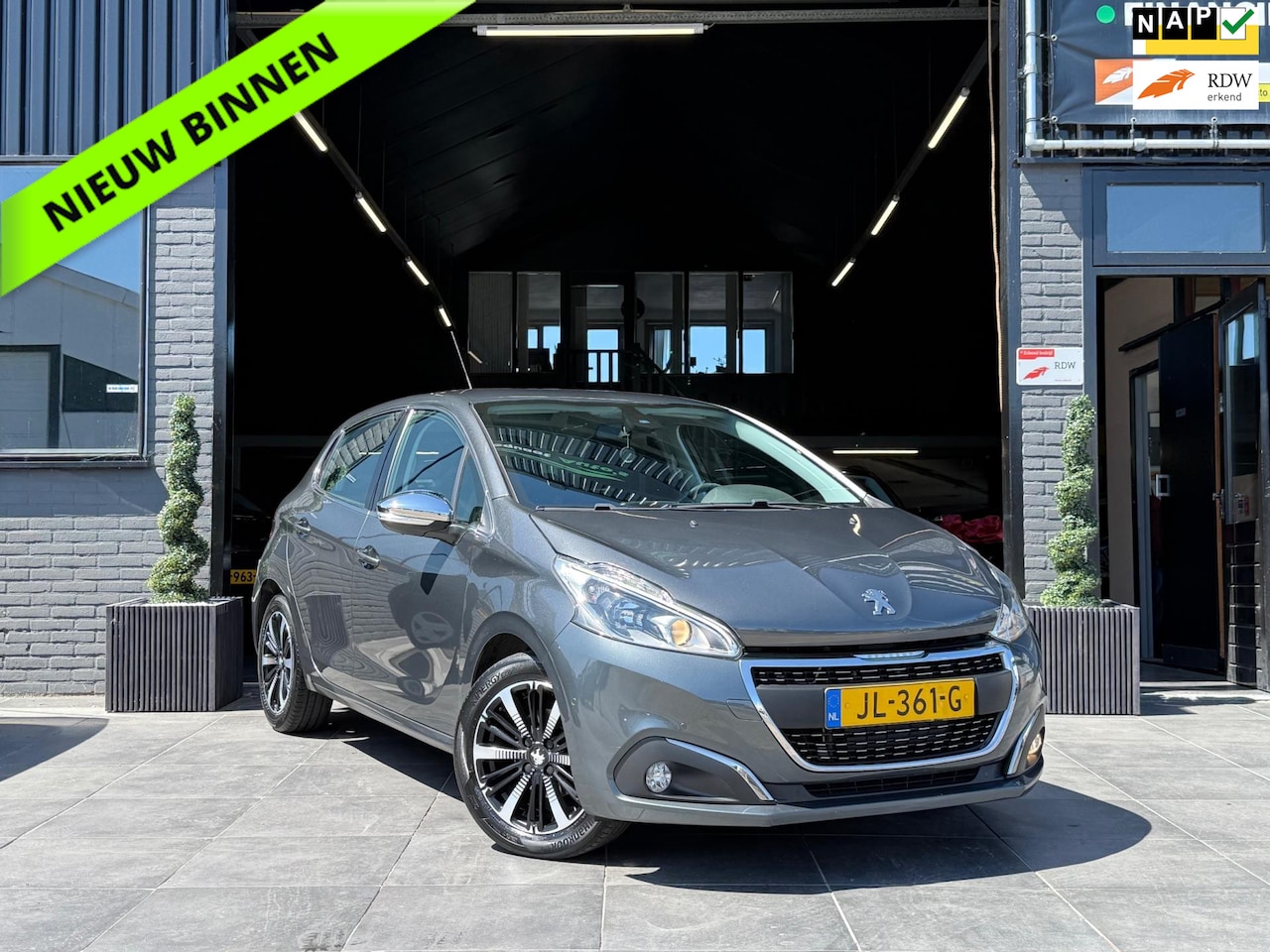 Peugeot 208 - 1.2 PureTech Allure|Climate|Camera|APK|NAP|2eEig - AutoWereld.nl