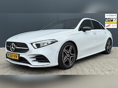 Mercedes-Benz A-klasse - 180 AMG Line Parelmoer Pano 1Ste eigenaar NAP