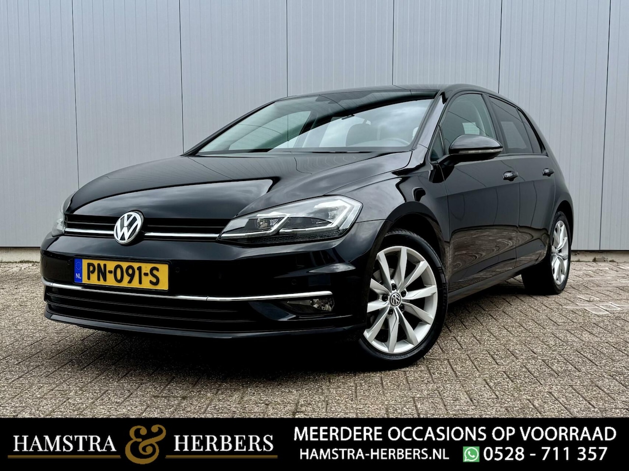 Volkswagen Golf - 1.0 TSI Highline zwart - AutoWereld.nl