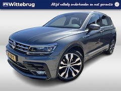 Volkswagen Tiguan - 1.5 TSI 150pk Highline Business R- Line DSG Automaat Panoramadak / LED / Navigatie / Camer