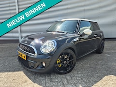 MINI Cooper S - 1.6 Westminster. airco, cruise, navigatie, panorama dak, stoelverwarming