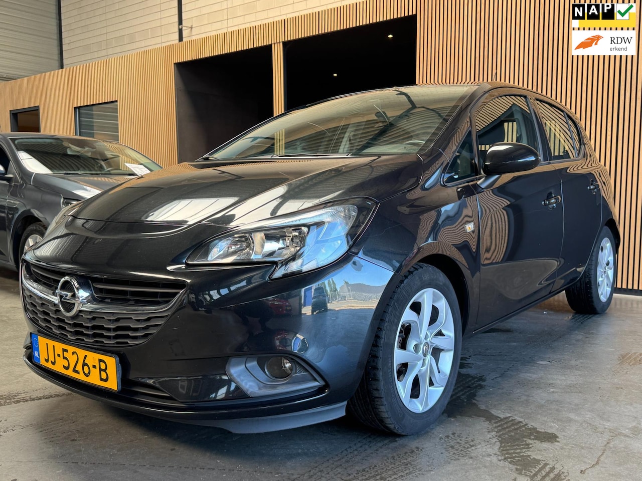 Opel Corsa - 1.4 Edition Airco|Cruise|Trekhaak|NAP|APK - AutoWereld.nl