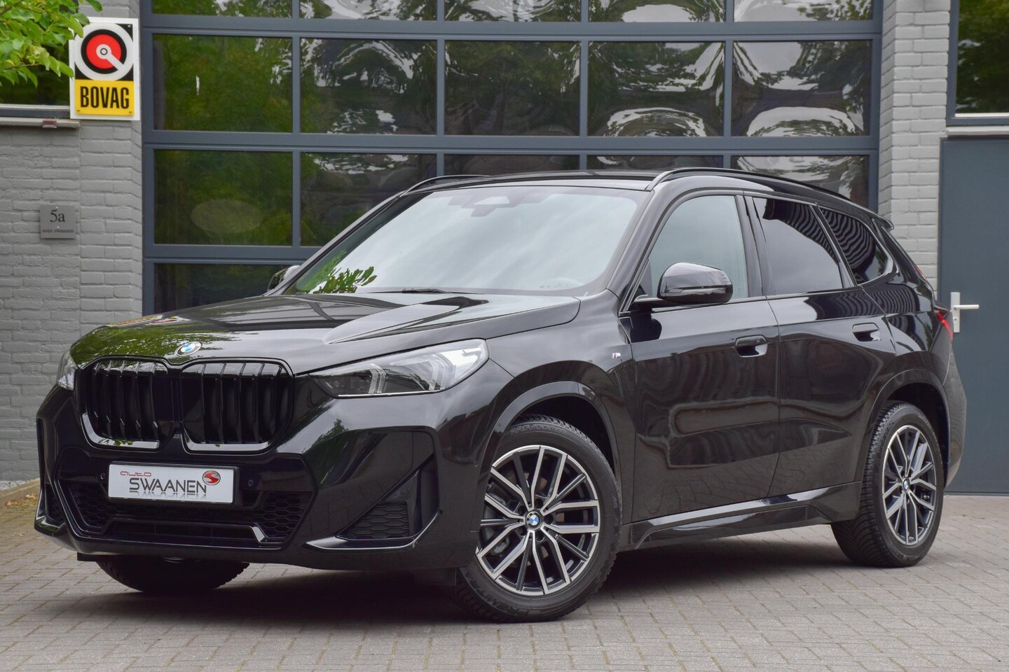 BMW X1 - sDrive18i M Sport | CarPlay | Camera - AutoWereld.nl