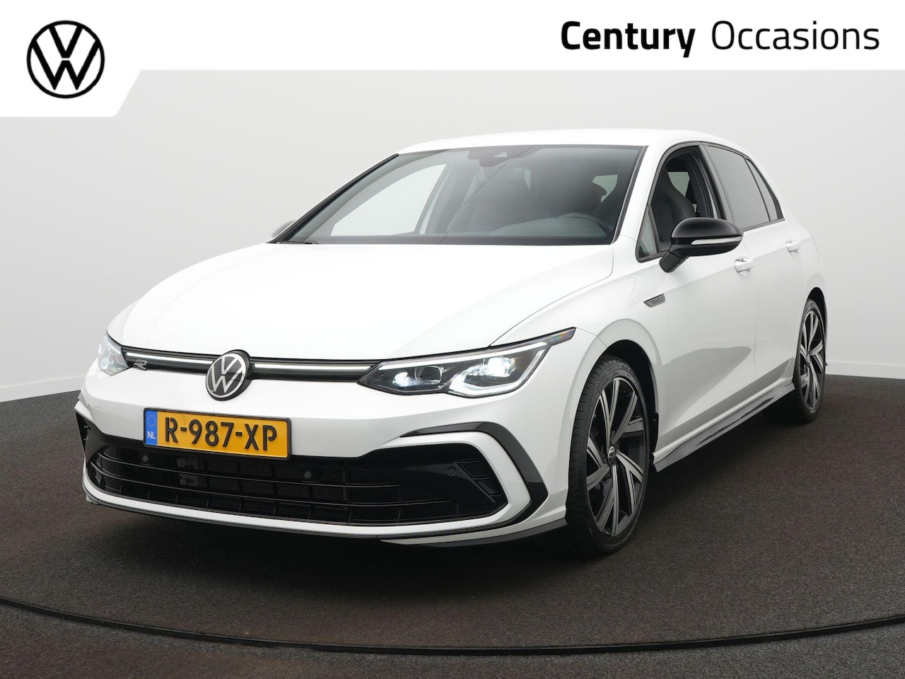 Volkswagen Golf - 1.5 eTSI R-Line Business / Adap. Cruise / Stoelverwarming / 18 Inch - AutoWereld.nl