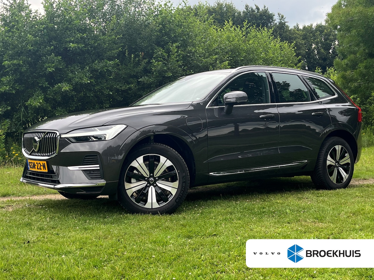 Volvo XC60 - 2.0 T6 Plug-in hybrid AWD Essential Edition Bright | Pilot Assist | Camera | Leder | Panor - AutoWereld.nl