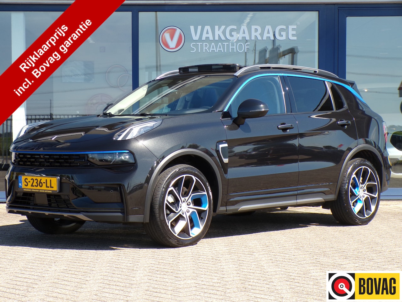 Lynk & Co 01 - 1.5 1.5, Full LED / Elektr. Schuifdak / Camera 360 + Sensoren / Carplay + Android Auto / 20' L - AutoWereld.nl