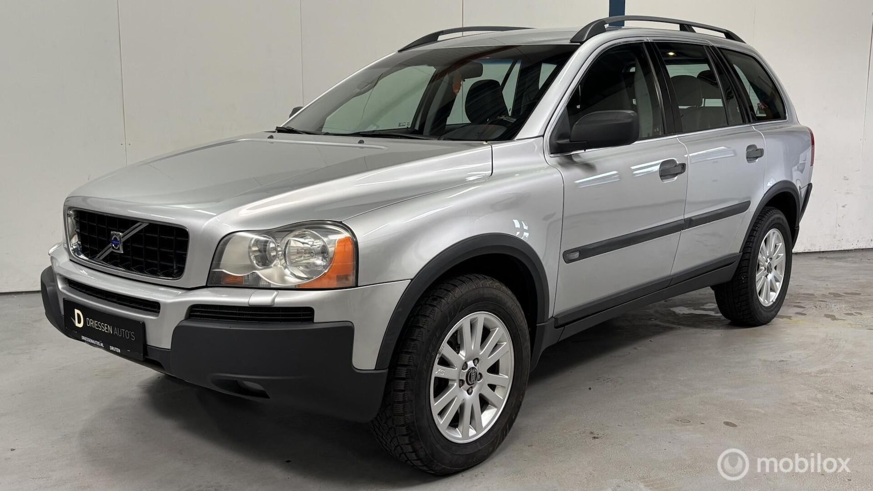 Volvo XC90 - 2.5 T Momentum 7-ZITPLAATSEN/LEER/XENON - AutoWereld.nl