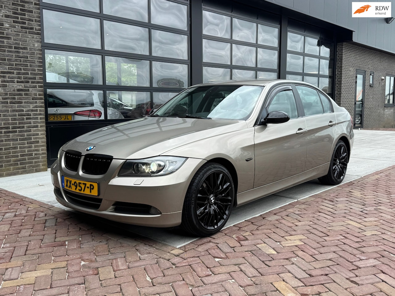 BMW 3-serie - 320i | CarPlay | Autm | Cruise | Navi | - AutoWereld.nl