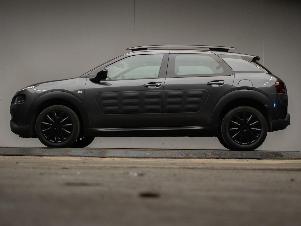Citroën C4 Cactus - 1.2 e-VTi Feel Sport (NAVI,CLIMATE,LED,DIGITAAL DASHBOARD,ELEKTRISCH PAKKET,BLUETOOTH,SPOR - AutoWereld.nl