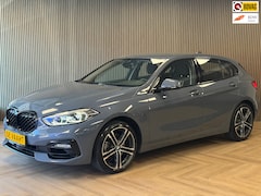 BMW 1-serie - 116i Bussines Sport Line ADAPTIEVE CRUISE CONTROL PARKEERSENSOREN NAVI STOELVERWARMING DRA