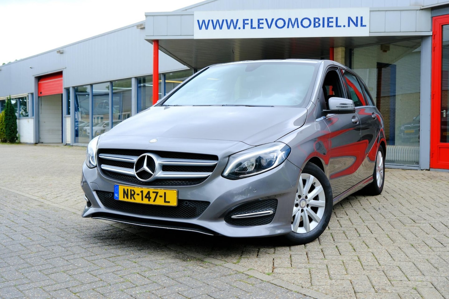 Mercedes-Benz B-klasse - 180 Business Solution Aut. Navi|LED|Airco|LMV - AutoWereld.nl
