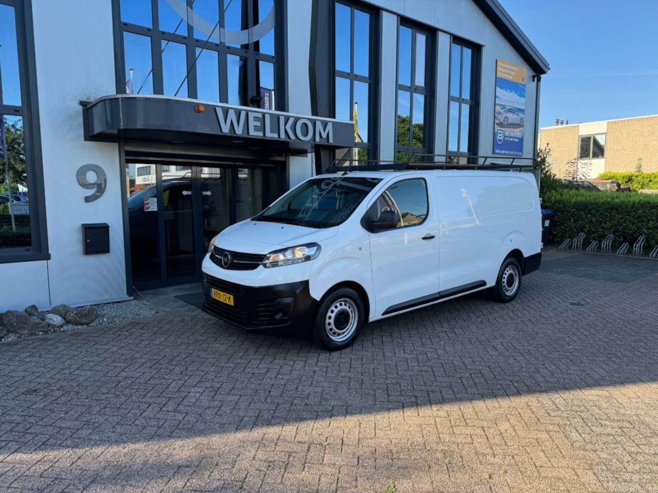 Opel Vivaro - 2.0 L3H1 145PK Airco, Cruisecntrl, Camera, PDC, Imperial, - AutoWereld.nl