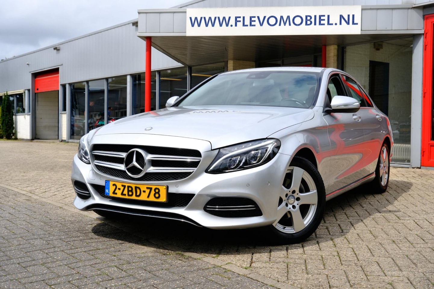 Mercedes-Benz C-klasse - 180 Aut. Leder|Navi|LED|Clima|PDC - AutoWereld.nl