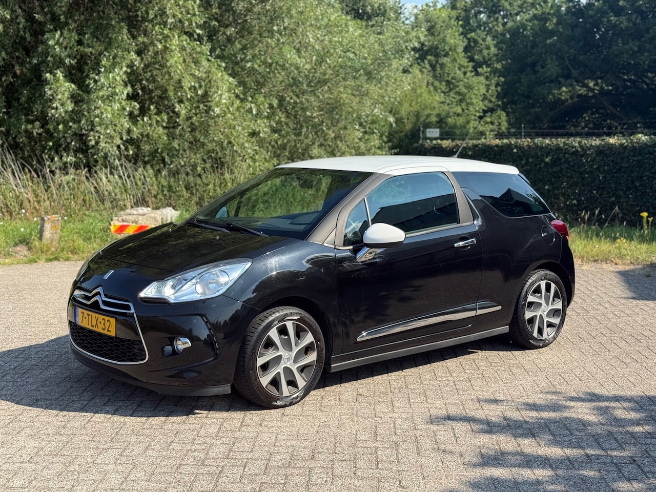 Citroën DS3 - 1.2 VTi So Chic AIRCO I CRUISE I NETTE AUTO I RUIME APK - AutoWereld.nl