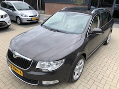 Skoda Superb Combi - 1.8 TSI 160 pk Business Line AUTOMAAT NAVI CRUISE PANO LEER XENON PDC