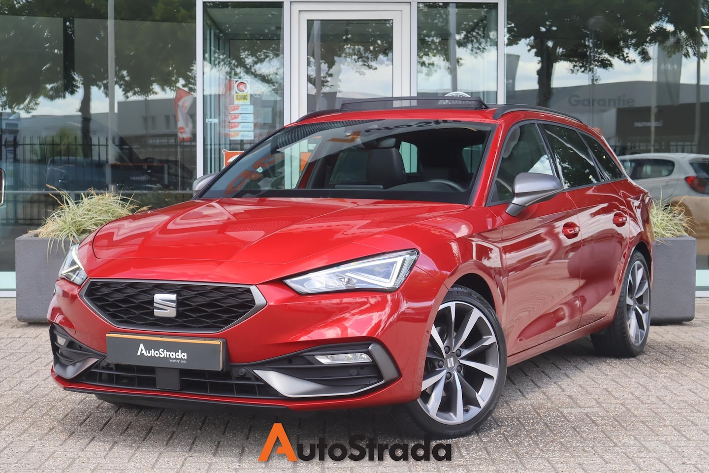 SEAT Leon Sportstourer - 1.5 TSI FR Business Intense 150pk I Pano I Carplay I Navi I Virtual Cockpit I LED - AutoWereld.nl