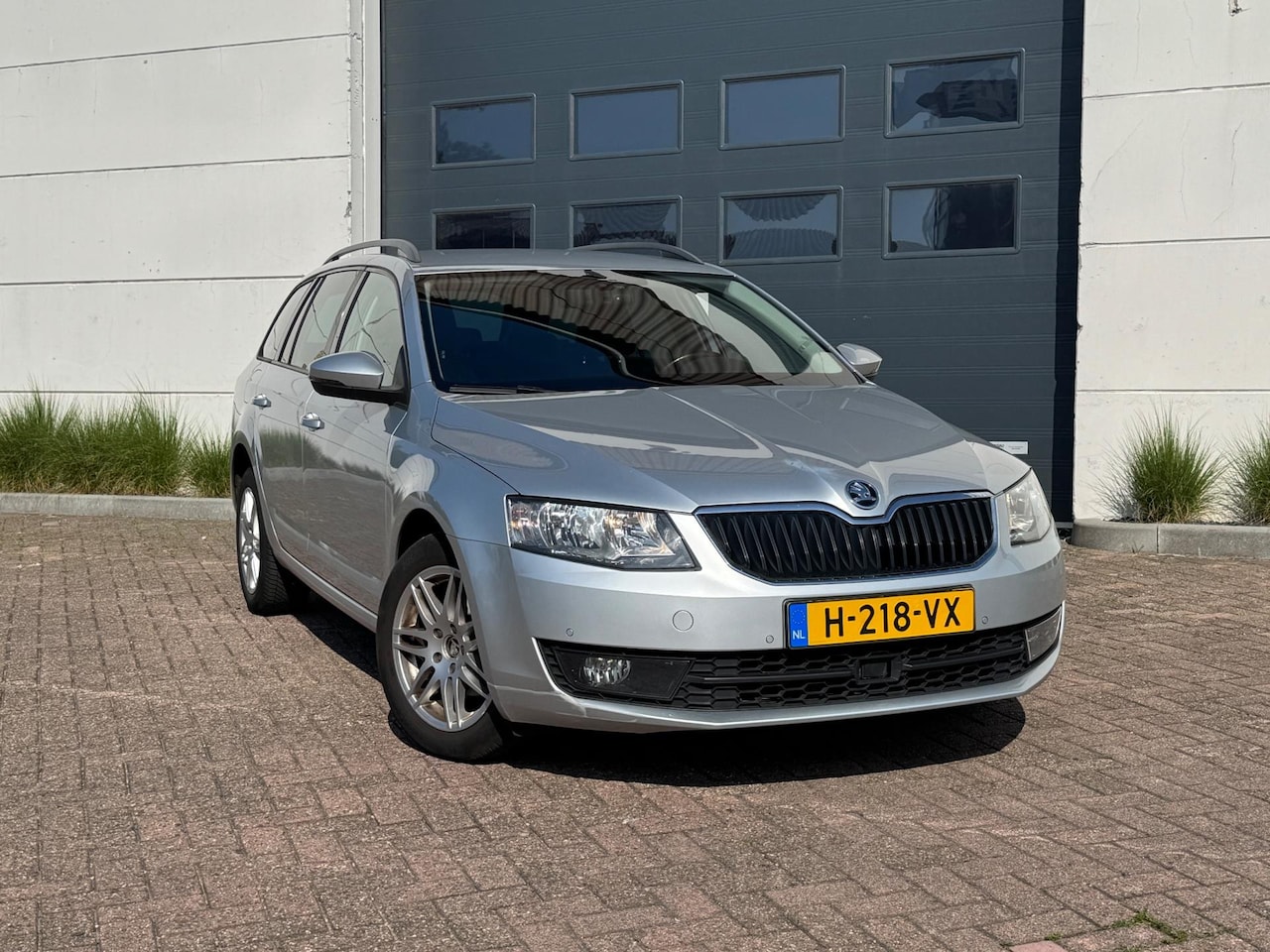 Skoda Octavia Combi - 1.6 TDI Greentech Style (bj 2016) EURO6|CLIMA|NAVI|ELEK.KOFFER - AutoWereld.nl